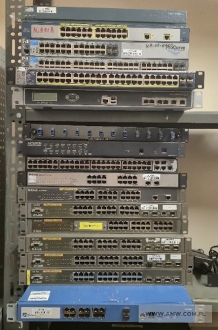 Sprzęt komputerowy (bez dysków twardych) - pakiet zawierający 60 poz. asort. (wg oddzielnego wykazu) 